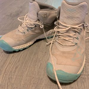 Ladies keen hiking boots